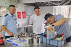 绕食物平安义务、日常根基要求、应急措置、监